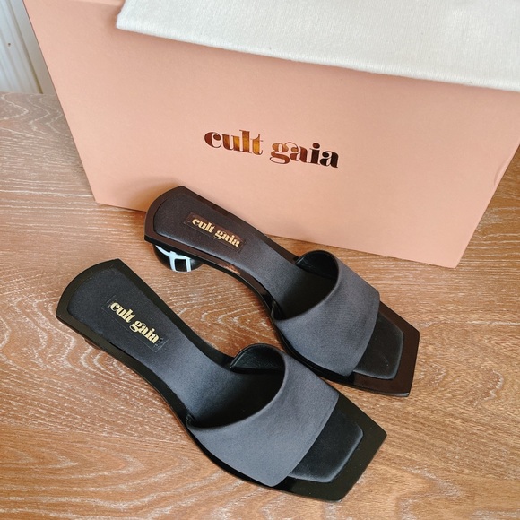 Tao Grid Sandal -Cult Gaia size 36.5 (6.5 US) - Picture 7 of 10